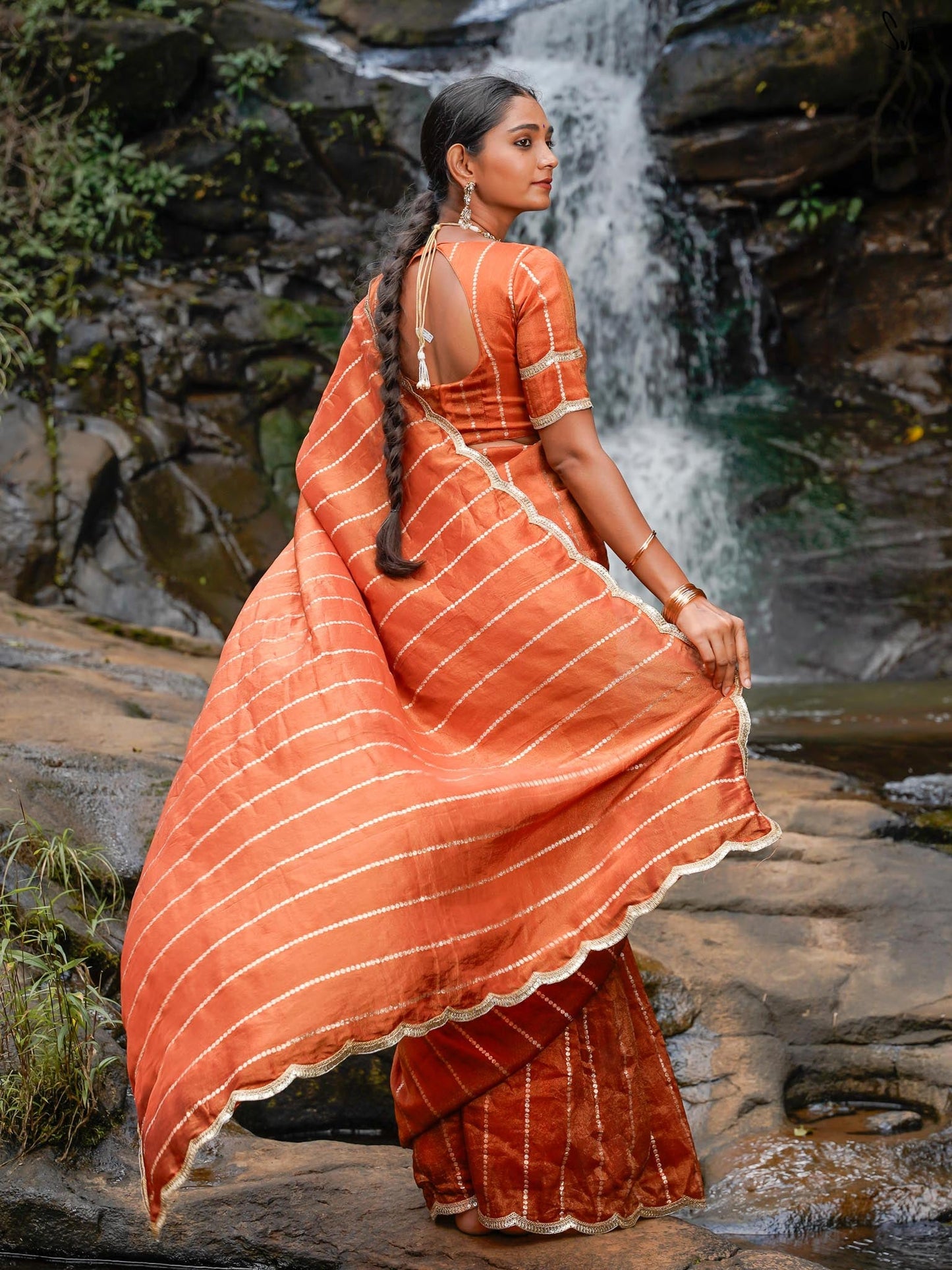 InLine Rekha
